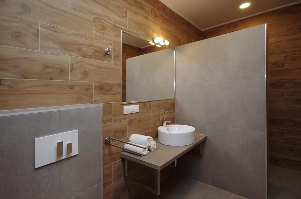 Mosoly Deluxe Apartman Gyula Exterior foto